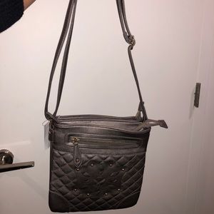 Gray / silver crossbody bag
